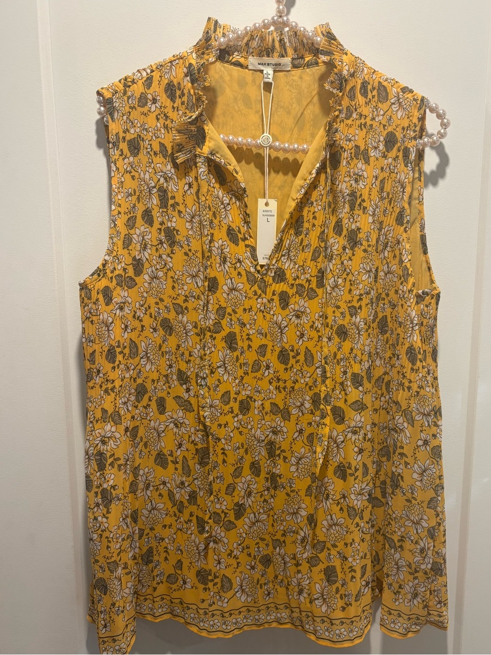 Max Studio Yellow Floral Sleeveless Ruffled Neck Top - large